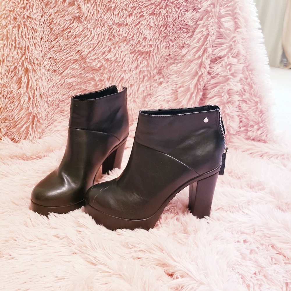 Bull Boxer "Capricia" Black Ankle Booties Size 6